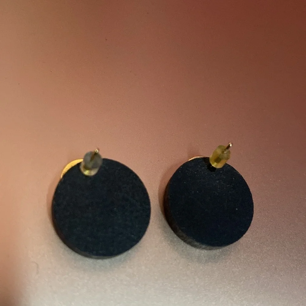 Unique‎ earrings